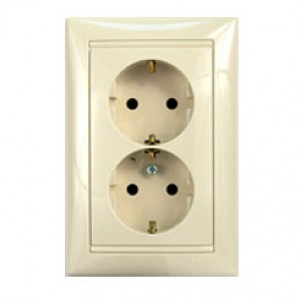 Розетка двойная 2К+З, нем. стандарт Legrand Valena 774370(470)
