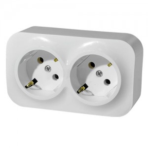 Розетка с заземлением без шторок двойная Legrand Quteo 782213(243)